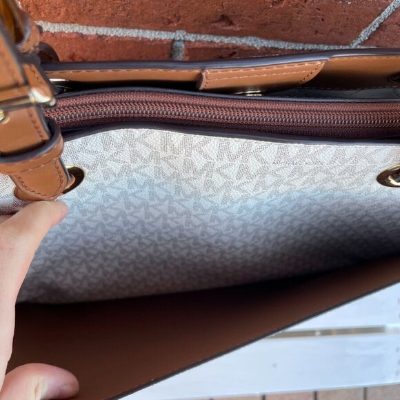 Michael Kors Commuter Tote - Picture 3 of 9